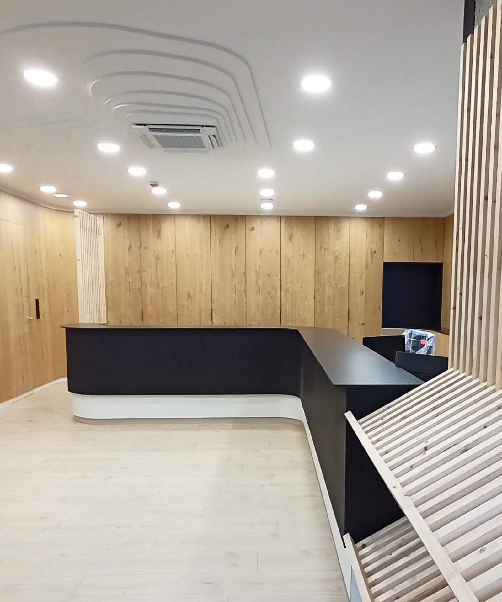 Oficinas Maderas Portu